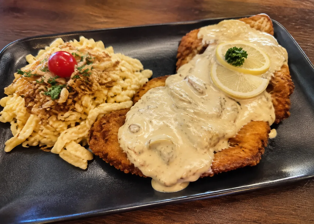 Schnitzel bei Café Restaurant TURM